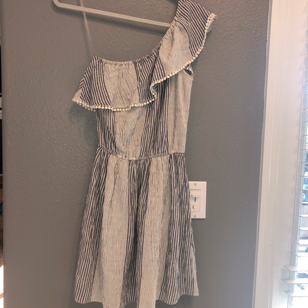 American Eagle One shoulder dress w/ Ruffle